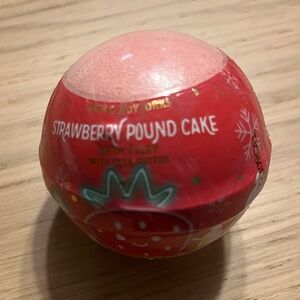 Bath & Body Works Bath Fizzy. Strawberry Shortcake.